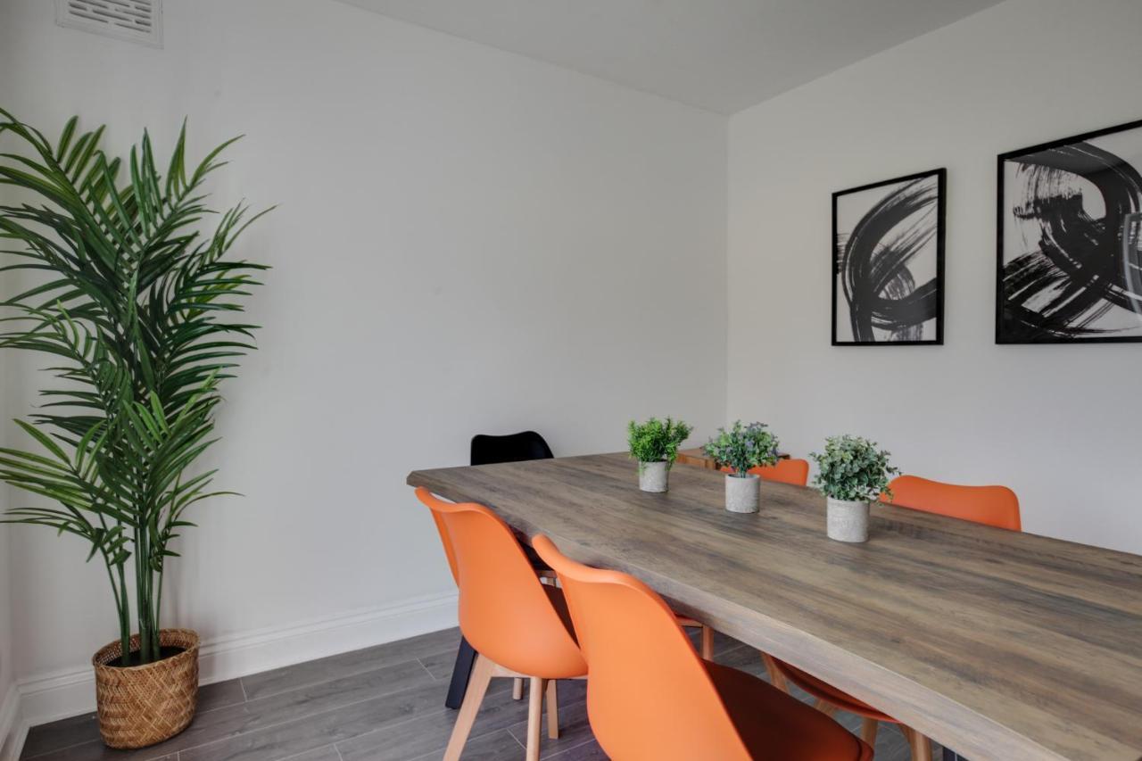 Parkside - Modern Three Bedroom House With Parking Romford Eksteriør billede